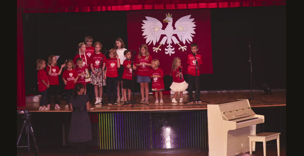 1Poświęcenie Sztandaru Polskiej Szkoły w Clearwater 2021